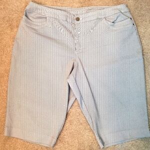 EC 20W Capris Pants Navy/White Pinstripe CJ Banks